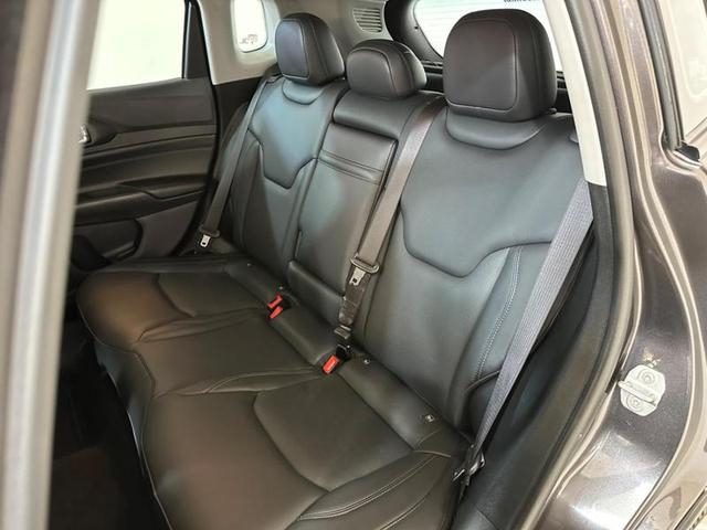 Foto do veículo JEEP COMPASS  LONG TF 2022 21.242 KM 137.900,00