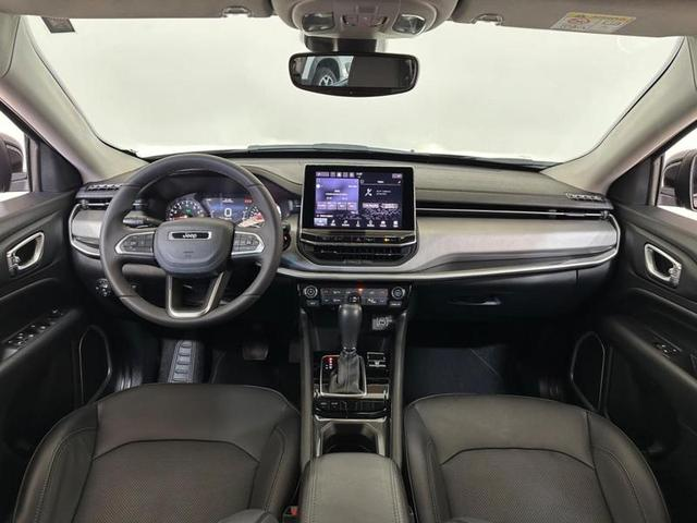 Foto do veículo JEEP COMPASS  LONG TF 2022 21.242 KM 137.900,00