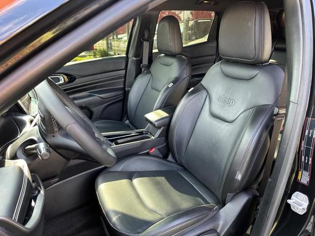 Foto do veículo JEEP COMPASS  T270 80 ANOS 1.3 TB 4X2 FLEX AUT 2022 32.300 KM 141.900,00