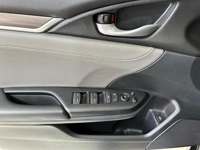 Foto do veículo HONDA CIVIC  SEDAN TOURING 1.5 TURBO 16V AUT.4P 2021 44.819 KM 156.900,00