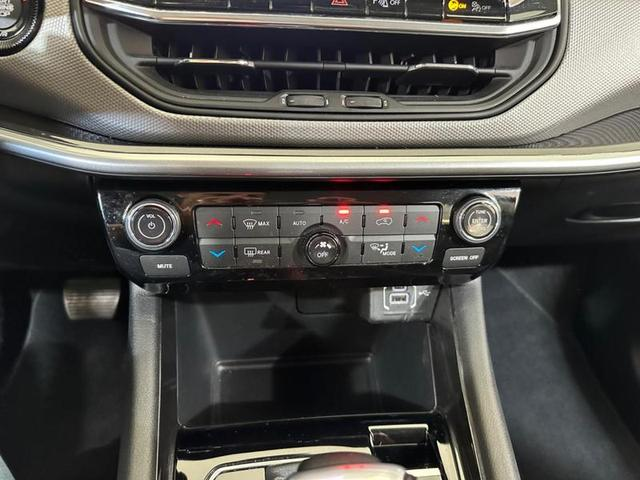 Foto do veículo JEEP COMPASS  LONG TF 2022 10.851 KM 141.900,00