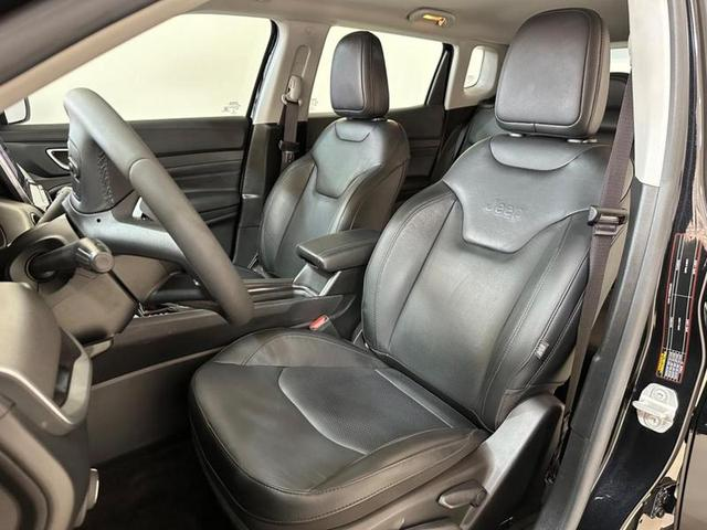Foto do veículo JEEP COMPASS  LONG TF 2022 10.851 KM 141.900,00