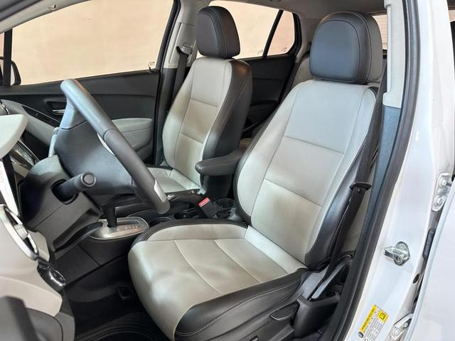 Foto do veículo CHEVROLET TRACKER  LTZ AT 2015 33.200 KM 79.900,00