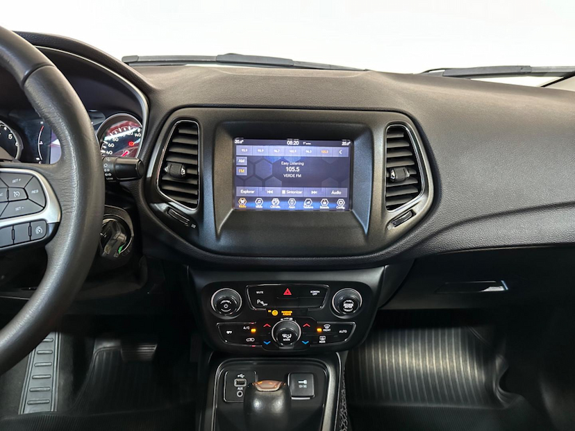 Foto do veículo JEEP COMPASS  2.0 SPORT 4X2 16V GASOLINA 4P AUT 2018 74.160 KM 89.900,00
