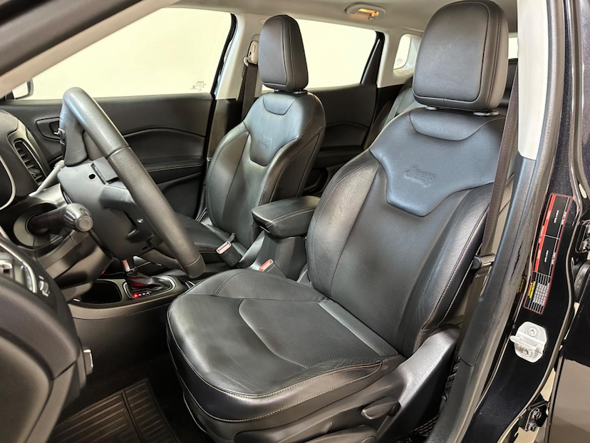 Foto do veículo JEEP COMPASS  2.0 SPORT 4X2 16V GASOLINA 4P AUT 2018 74.160 KM 89.900,00