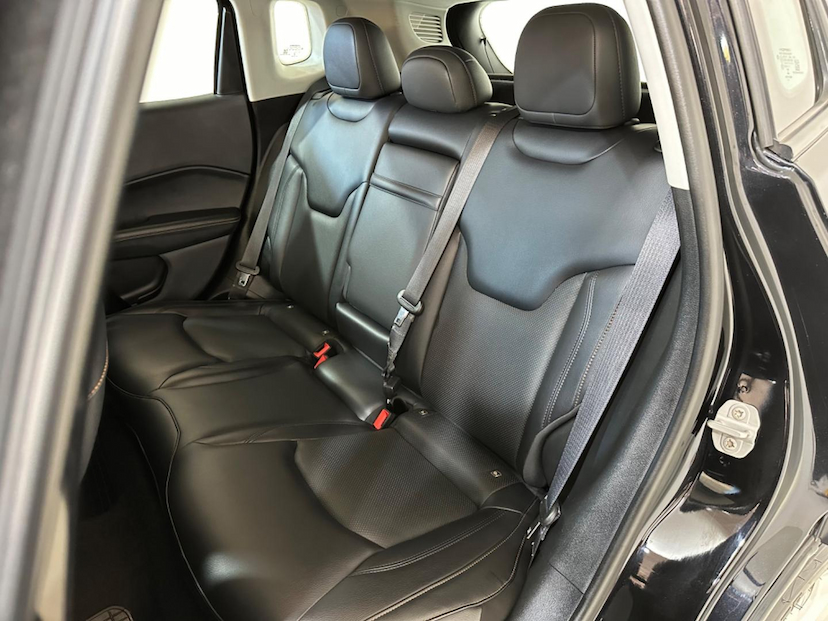 Foto do veículo JEEP COMPASS  2.0 SPORT 4X2 16V GASOLINA 4P AUT 2018 74.160 KM 89.900,00