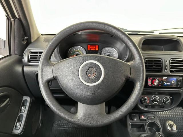 Foto do veículo RENAULT CLIO  EXPRESSION 1.0 16V HI-FLEX 4P 2016 103.588 KM 38.900,00