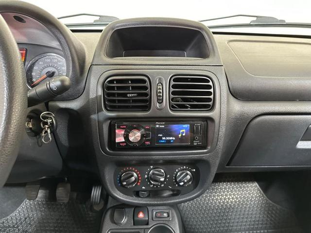Foto do veículo RENAULT CLIO  EXPRESSION 1.0 16V HI-FLEX 4P 2016 103.588 KM 38.900,00