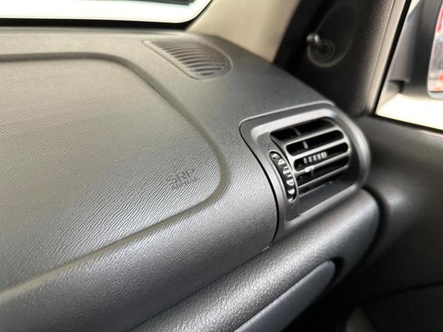 Foto do veículo RENAULT CLIO  EXPRESSION 1.0 16V HI-FLEX 4P 2016 103.588 KM 38.900,00