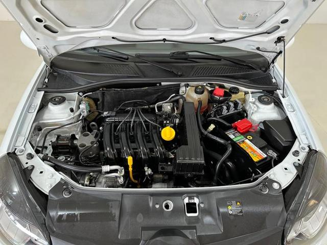 Foto do veículo RENAULT CLIO  EXPRESSION 1.0 16V HI-FLEX 4P 2016 103.588 KM 38.900,00