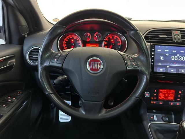 Foto do veículo FIAT BRAVO  TURBO T-JET 2014 126.315 KM 57.900,00