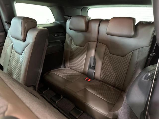 Foto do veículo JEEP COMMANDER  OVR TD380 2022 10.435 KM 223.900,00
