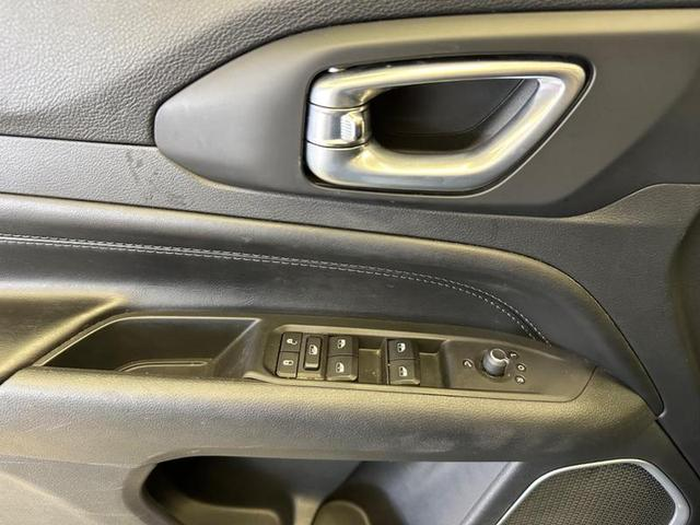 Foto do veículo JEEP COMPASS  LONG TF 2022 53.657 KM 129.900,00