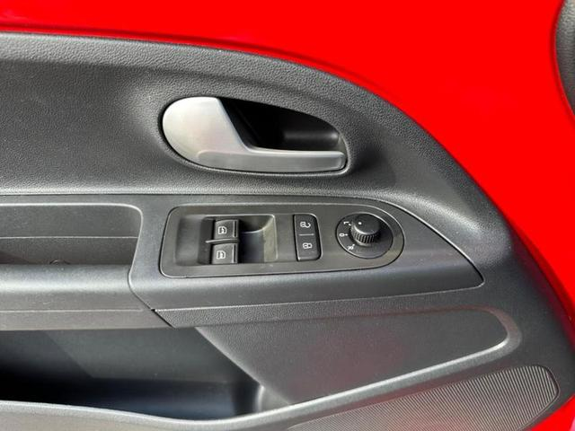 Foto do veículo VOLKSWAGEN UP  TRACK 1.0 12V 5P 2017 50.000 KM 49.900,00