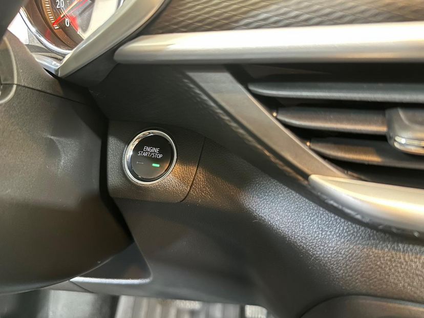 Foto do veículo CHEVROLET TRACKER  T A LTZ 2023 38.825 KM 109.900,00