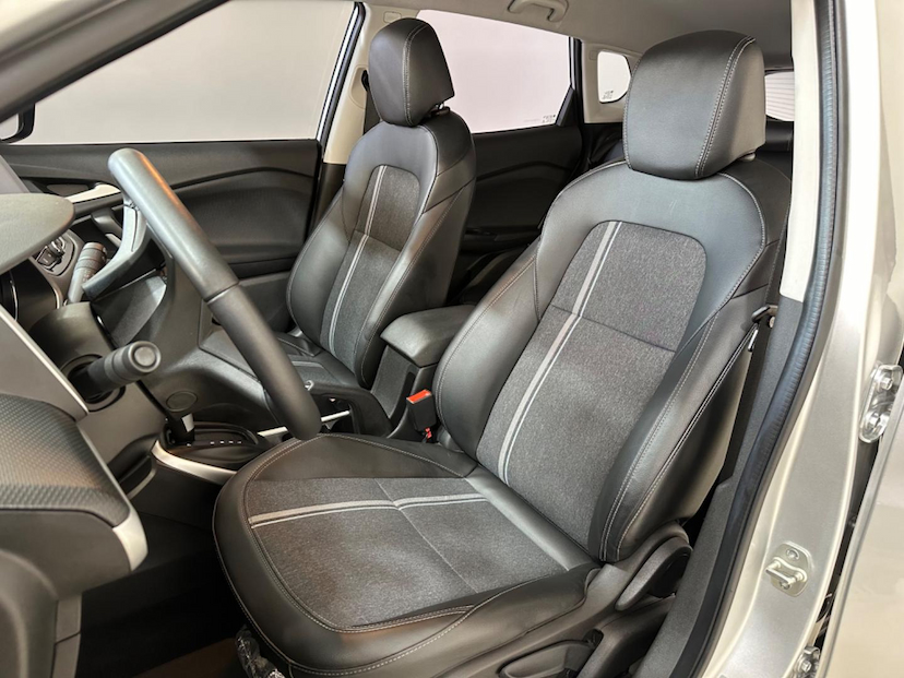 Foto do veículo CHEVROLET TRACKER  T A LTZ 2023 38.825 KM 109.900,00