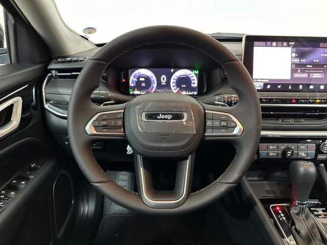 Foto do veículo JEEP COMPASS  LIMITED TF 2023 32 KM 169.900,00