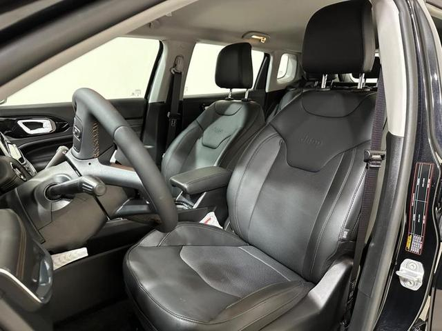 Foto do veículo JEEP COMPASS  LIMITED TF 2023 32 KM 169.900,00