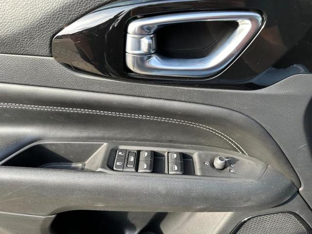 Foto do veículo JEEP COMPASS  LONG TF 2022 41.743 KM 138.900,00