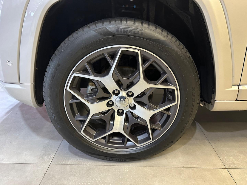 Foto do veículo JEEP COMMANDER  OVR TD380 2022 56.955 KM 188.900,00