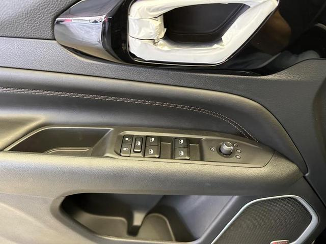 Foto do veículo JEEP COMPASS  LIMITED TF 2023 70 KM 175.900,00
