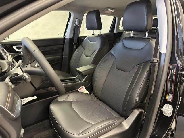 Foto do veículo JEEP COMPASS  LIMITED TF 2023 70 KM 175.900,00