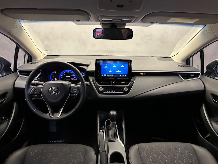 Foto do veículo TOYOTA COROLLA  GLI 20 2024 5.590 KM 139.900,00