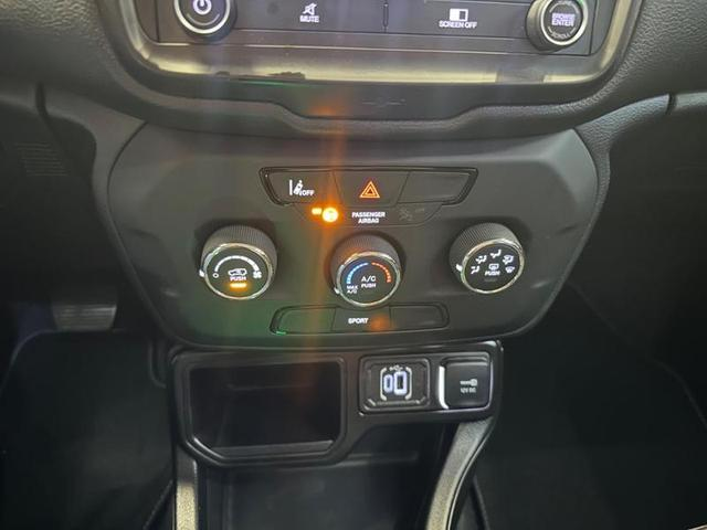 Foto do veículo JEEP RENEGADE  SPORT T270 FLEX 2023 11.165 KM 109.900,00