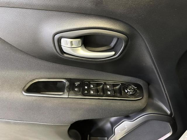 Foto do veículo JEEP RENEGADE  SPORT T270 FLEX 2023 11.165 KM 109.900,00
