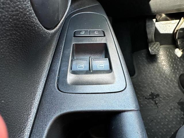 Foto do veículo VOLKSWAGEN UP  TAKE 1.0 2016 124.761 KM 41.900,00