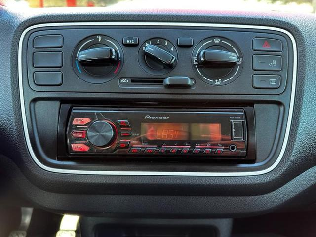 Foto do veículo VOLKSWAGEN UP  TAKE 1.0 2016 124.761 KM 41.900,00