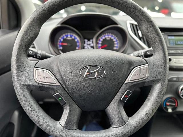 Foto do veículo HYUNDAI HB20S  1.6 A COMF 2016 51.298 KM 67.900,00