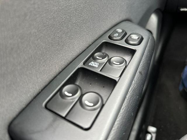 Foto do veículo HYUNDAI HB20S  1.6 A COMF 2016 51.298 KM 67.900,00