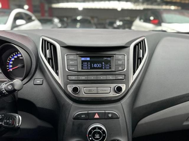 Foto do veículo HYUNDAI HB20S  1.6 A COMF 2016 51.298 KM 67.900,00