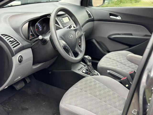 Foto do veículo HYUNDAI HB20S  1.6 A COMF 2016 51.298 KM 67.900,00