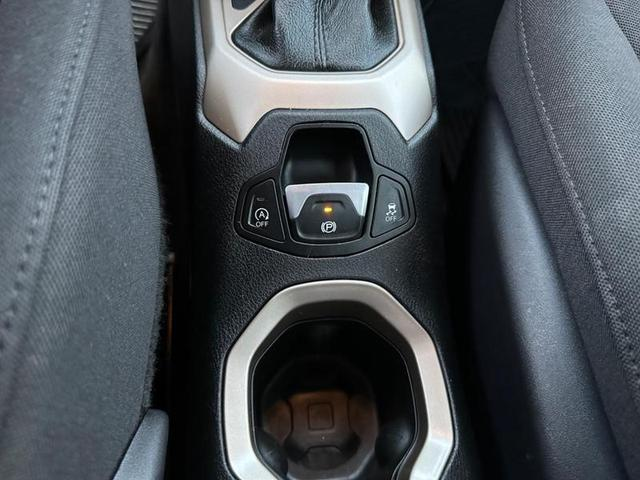 Foto do veículo JEEP RENEGADE  1.8 16V FLEX SPORT 4P AUTOMÁTICO 2017 75.500 KM 72.900,00