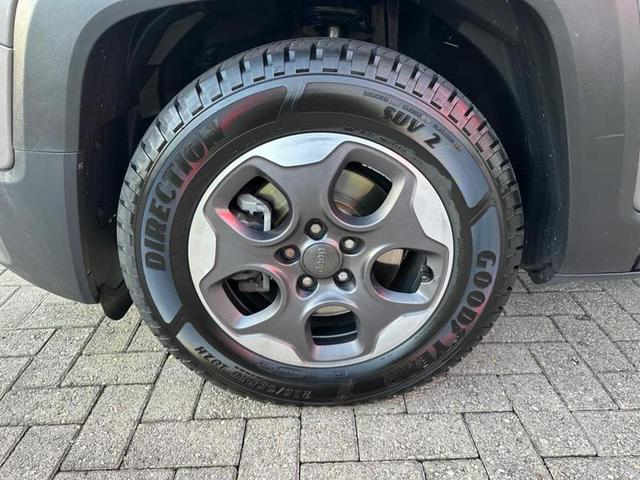 Foto do veículo JEEP RENEGADE  1.8 16V FLEX SPORT 4P AUTOMÁTICO 2017 75.500 KM 72.900,00