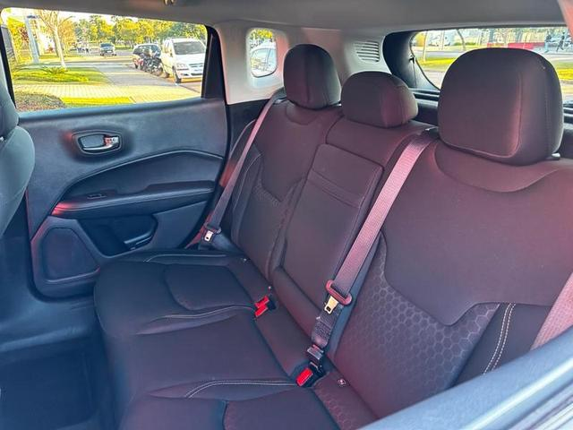 Foto do veículo JEEP COMPASS  SPORT F 2018 43.767 KM 94.900,00