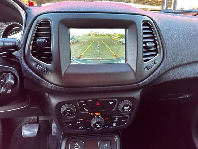Foto do veículo JEEP COMPASS  SPORT F 2018 43.767 KM 94.900,00