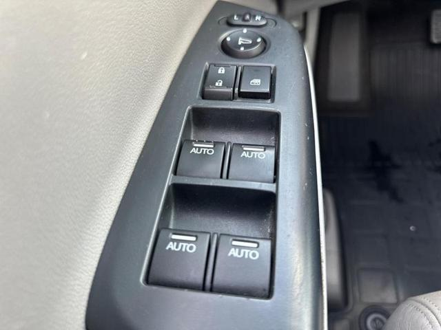 Foto do veículo HONDA CIVIC  EXR 2014 128.193 KM 73.900,00