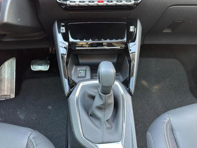 Foto do veículo PEUGEOT 208  1.6 GRIFFE 16V FLEX 4P AUTOMATICO 2023 29.000 KM 92.900,00