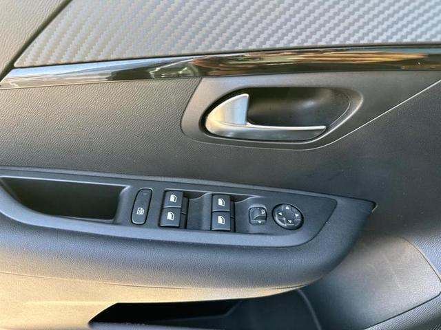 Foto do veículo PEUGEOT 208  1.6 GRIFFE 16V FLEX 4P AUTOMATICO 2023 29.000 KM 92.900,00