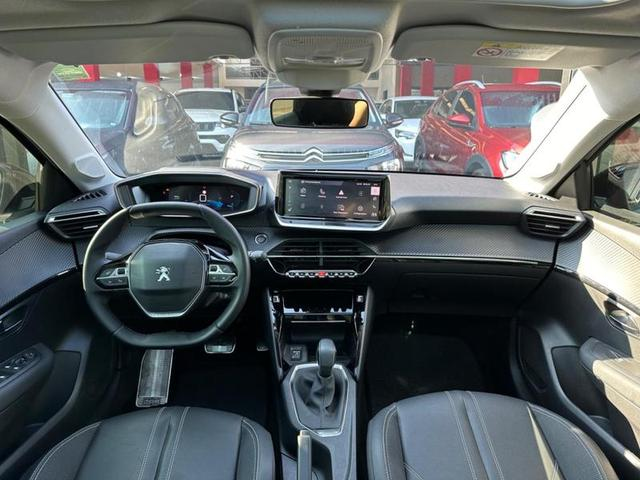 Foto do veículo PEUGEOT 208  1.6 GRIFFE 16V FLEX 4P AUTOMATICO 2023 29.000 KM 92.900,00