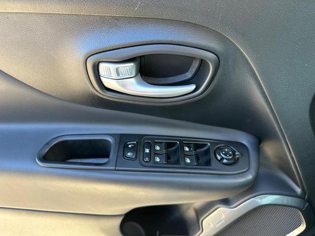 Foto do veículo JEEP RENEGADE  LONGITUDE T270 1.3 TB 4X2 FLEX AUT 2023 21.190 KM 117.900,00