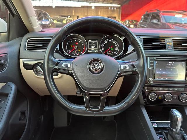 Foto do veículo VOLKSWAGEN JETTA  2.0 TSI HIGHLINE 211CV GASOLINA 4P TIPTRONIC 2017 94.570 KM 106.900,00
