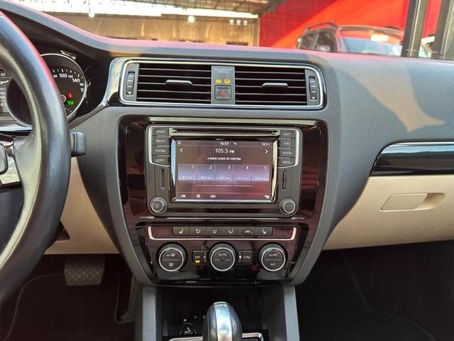 Foto do veículo VOLKSWAGEN JETTA  2.0 TSI HIGHLINE 211CV GASOLINA 4P TIPTRONIC 2017 94.570 KM 106.900,00