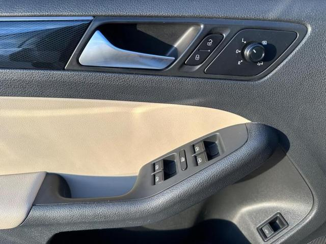 Foto do veículo VOLKSWAGEN JETTA  2.0 TSI HIGHLINE 211CV GASOLINA 4P TIPTRONIC 2017 94.570 KM 106.900,00