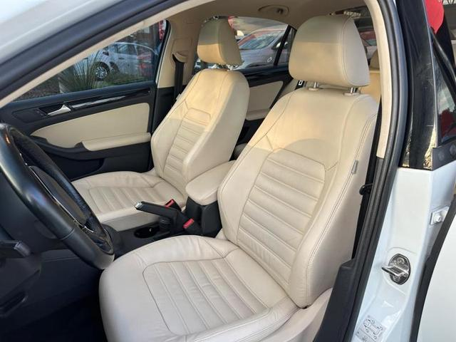 Foto do veículo VOLKSWAGEN JETTA  2.0 TSI HIGHLINE 211CV GASOLINA 4P TIPTRONIC 2017 94.570 KM 106.900,00
