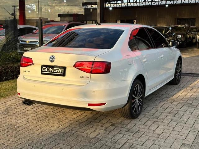 Foto do veículo VOLKSWAGEN JETTA  2.0 TSI HIGHLINE 211CV GASOLINA 4P TIPTRONIC 2017 94.570 KM 106.900,00