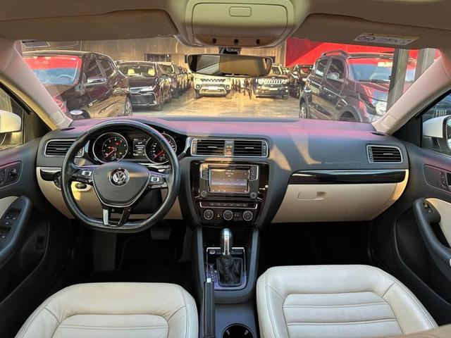Foto do veículo VOLKSWAGEN JETTA  2.0 TSI HIGHLINE 211CV GASOLINA 4P TIPTRONIC 2017 94.570 KM 106.900,00